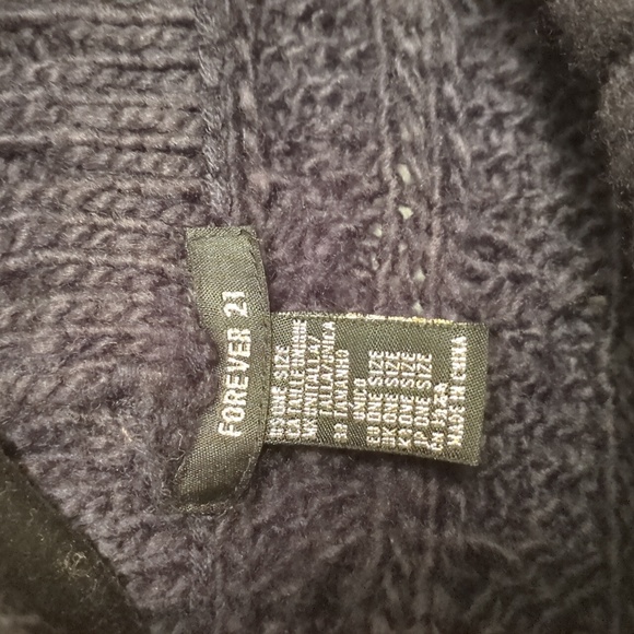 Navy blue knit poncho - Picture 2 of 7